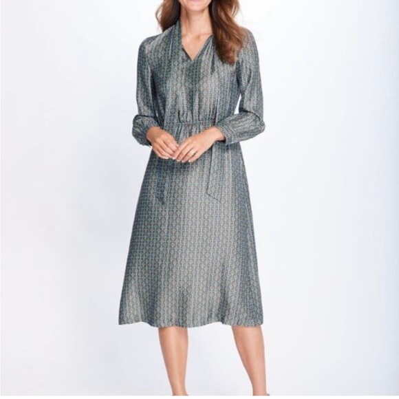 J. McLaughlin Dresses & Skirts - J. Mclaughlin Darden Equestrian 3/4 Sleeve Silk Dress with tie neck
